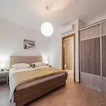 Deluxe Four Bedroom With Private Pool 6