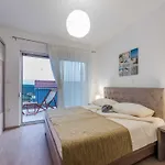 Deluxe Four Bedroom With Private Pool 6