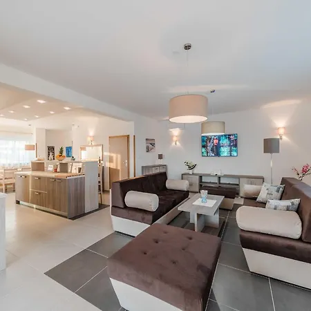 Deluxe Four Bedroom With Private Pool 6 Villa