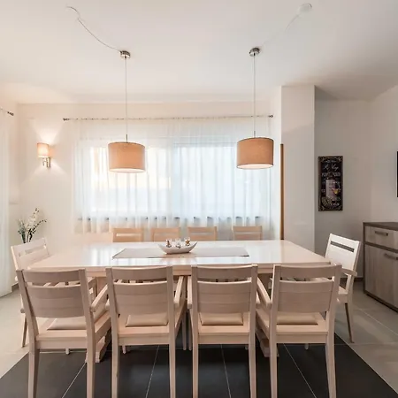 Deluxe Four Bedroom With Private Pool 6 Vila *