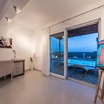 וילה Deluxe Four Bedroom With Private Pool 6 Debeljak