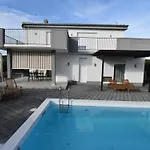 Deluxe Four Bedroom With Private Pool 6 *