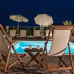 Deluxe Four Bedroom With Private Pool 6 * Debeljak