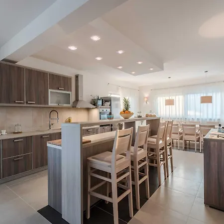 Vila Deluxe Four Bedroom With Private Pool 6
