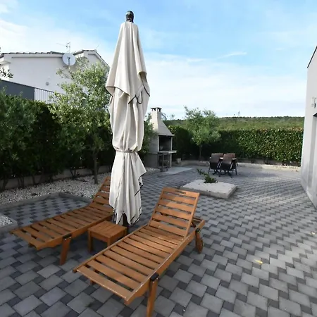 Deluxe Four Bedroom With Private Pool 6 Vila
