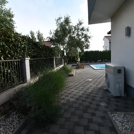 빌라 Deluxe Four Bedroom With Private Pool 6 *