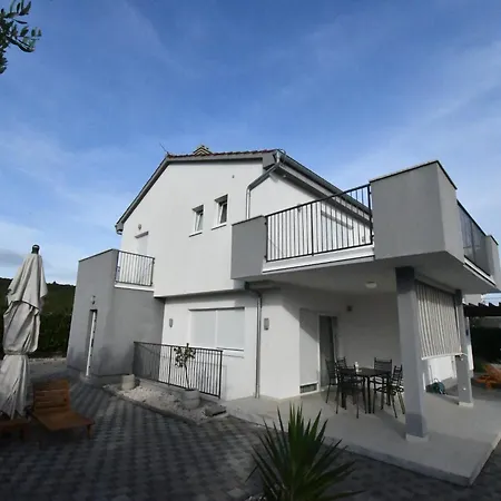 Villa Deluxe Four Bedroom With Private Pool 6 Podvrsje