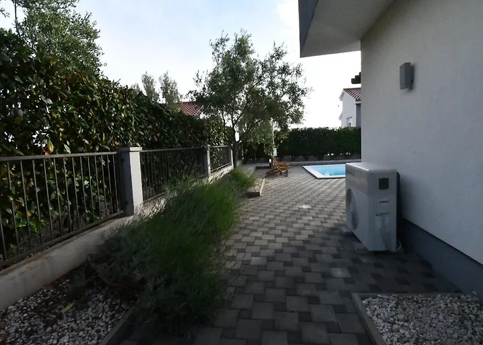 빌라 Deluxe Four Bedroom With Private Pool 6 *