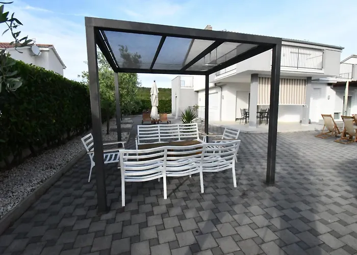 빌라 Deluxe Four Bedroom With Private Pool 6 *